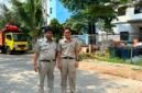 POTRET - Wakil WaliKota Jakarta Barat, Yuli Hartono (kiri) didampingi Kepala UPRS V, Muhammad Ali (kanan) saat meninjau pengangkutan sampah di Rusunawa Pesakih, guna mendorong lingkungan bersih dan sehat. (Foto: Istimewa).