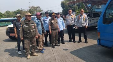 Razia Parkir Liar di Kembangan, Sudinhub Jakarta Barat Cabut Pentil 150 Motor dan Amankan 4 Jukir Liar
