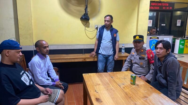 POTRET - polisi menindaklanjuti laporan kehilangan handphone milik warga melalui layanan 110. (Foto: Istimewa).