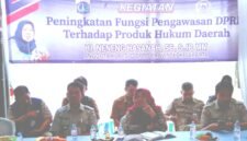 POTRET - Anggota DPRD Komisi D dari Fraksi Demokrat, Neneng Hasanah saat menggelar reses peningkatan fungsi pengawasan legislatif terhadap produk hukum daerah. (Foto: Suara Realitas/Kipray).