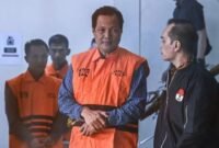 POTRET - Bupati Muara Enim dan tiga tersangka kasus suap resmi ditahan KPK. (Foto: Istimewa).