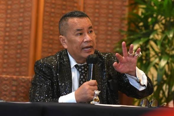 POTRET - Hotman Paris siap mendampingi Raffi Ahmad usai namanya muncul di sidang kasus Blueray Cargo. (Foto: Istimewa).