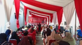 POTRET - Anggota DPRD Komisi C Fraksi PDIP, Gani Suwondo Lie saat menggelar Forum Masyarakat Serap Aspirasi di Papanggo, Jakut. (Foto: Suara Realitas/Kipray).