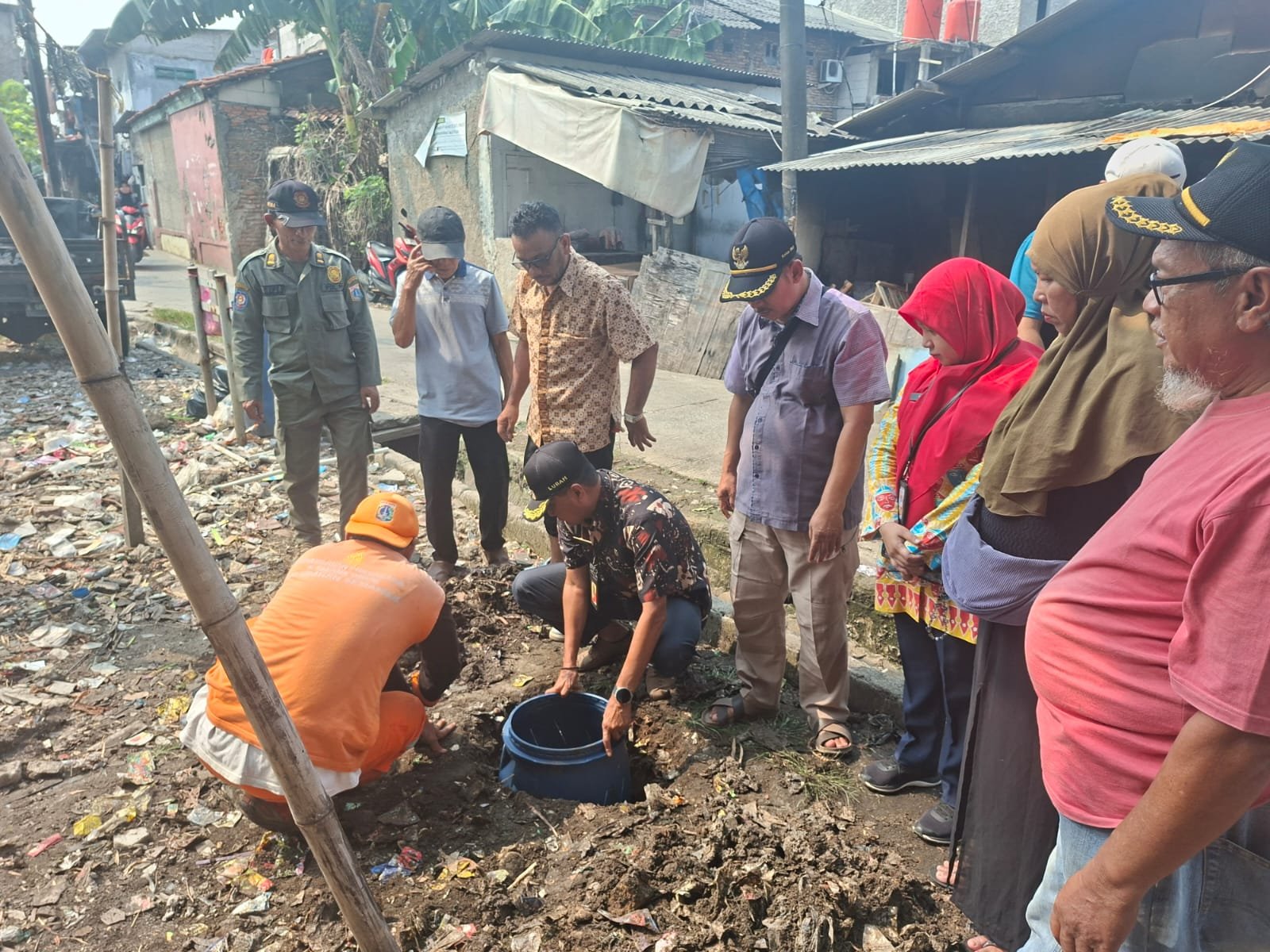 Dukung Program Lingkungan, Lurah Semanan Ajak Warga Pilah Sampah di Sumbernya