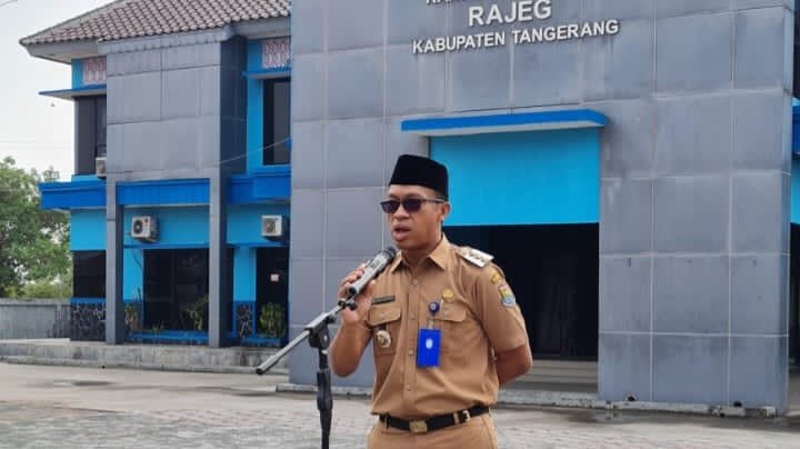 Camat Rajeg Oman Apriaman, SKM, S.IP, M.Si