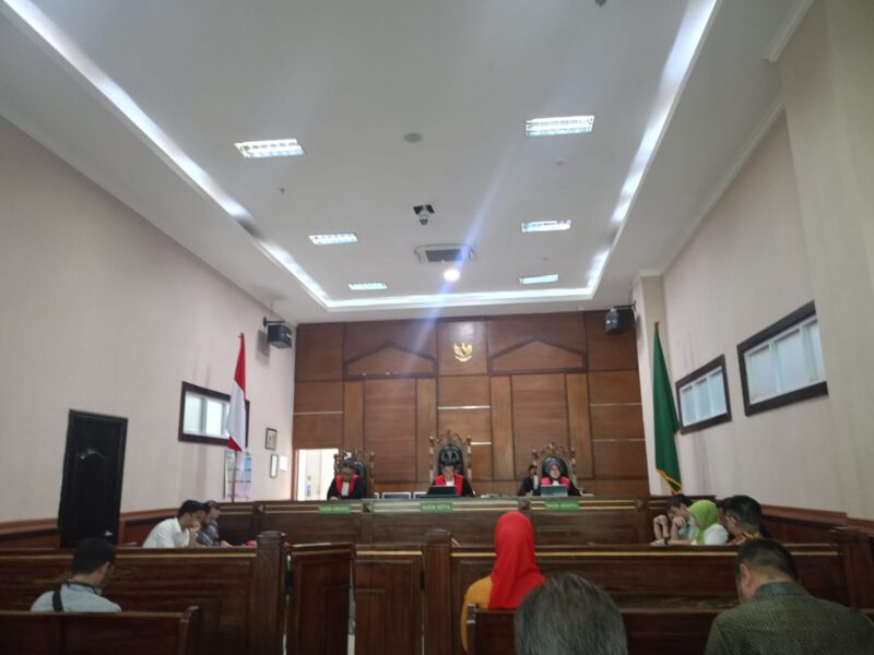 POTRET - sengketa tanah Kelapa Gading memanas, Ahli Waris mempertanyakan Keabsahan AJB yang terbit usai Penjual Meninggal, dan Hakim PN Jakarta Utara menjadwalkan pemeriksaan setempat pada 2 Juli 2026 mendatang. (Foto: Suara Realitas/Baretha.S).