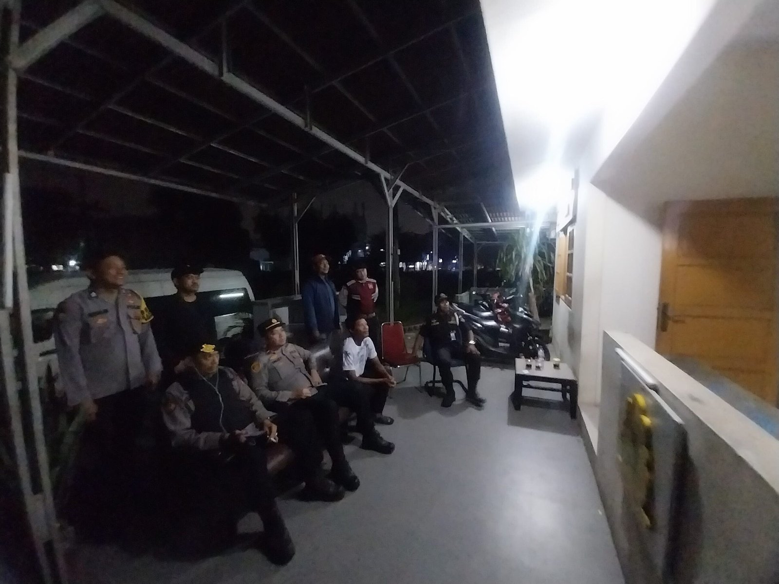 Polsek Kawasan Muara Baru Polres Priok Gelar, Jaga Jakarta On The Spot (JJOS) Nonton Bareng Piala Dunia 2026, Perkuat Sinergitas dan Sampaikan Pesan Kamtibmas kepada Masyarakat