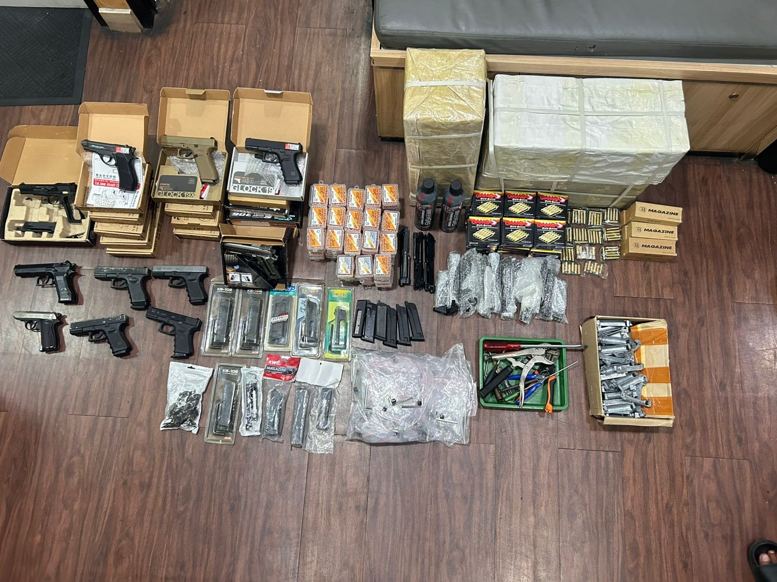 Penjual Air Gun Beromzet Ratusan Juta Diringkus saat Transaksi