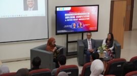 POTRET - Akademisi Drexel University saat berbagi gagasan keberlanjutan di FEB UPN Veteran Jatim. (Foto: Istimewa).