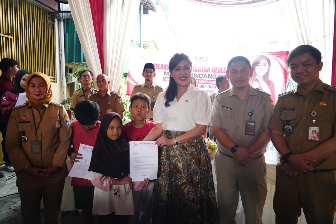 Pemkot Jakarta Barat Luncurkan Buku Pintar Pilah dan Olah Sampah