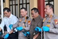 POTRET - polisi merilis hingga merinci peran 7 tersangka kasus penyekapan karyawan percetakan di Senen, Jakarta Pusat. (Foto: Istimewa).