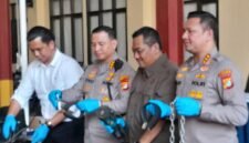 POTRET - polisi merilis hingga merinci peran 7 tersangka kasus penyekapan karyawan percetakan di Senen, Jakarta Pusat. (Foto: Istimewa).