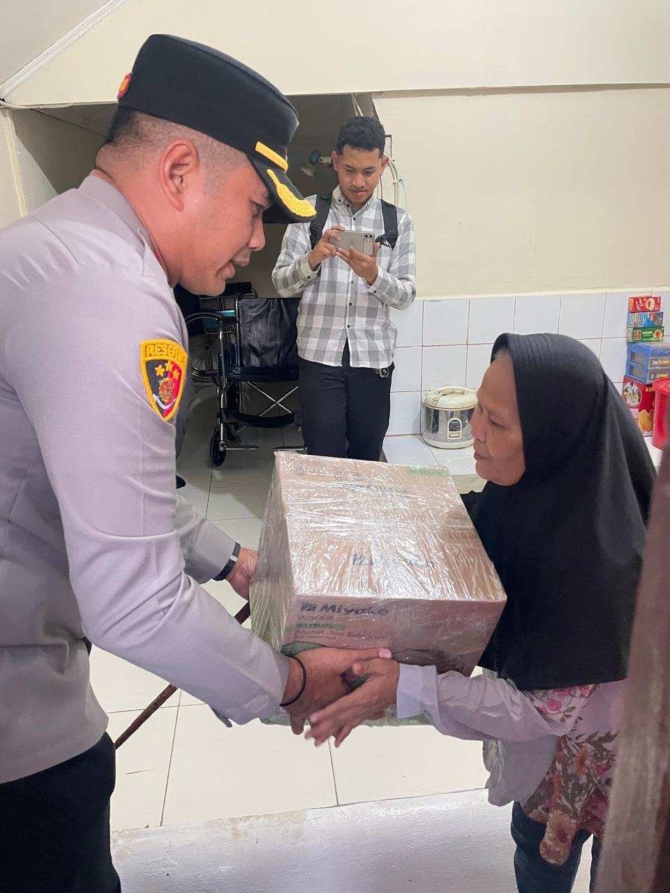 Kapolres Priok, Resmikan Program Bedah Rumah, Wujud Kepedulian Polri kepada Masyarakat di Hari Bhayangkara ke-80