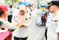 TERPANTAU - Satpol PP Koja melakukan kegiatan Rabu Tertib bersama petugas gabungan. (Foto: Suara Realitas).
