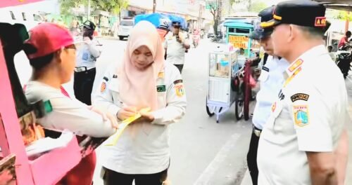 Satpol PP Koja Gelar Aksi ‘Rabu Tertib’, Tertibkan PKL dan Parkir Liar di Ruang Publik