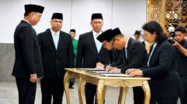 POTRET - Pelantikan Kakanwil Jawa Barat dan Kepala Imigrasi Jakarta Barat yang baru oleh Dirjen Imigrasi. (Foto: Dok.Dirjen Imigrasi/Ist).