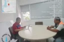 POTRET - Kepala Seksi Pengelolaan Sampah, Limbah dan B3 (PSLB3) Sudin LH Jakarta Utara, Ardiyanto saat memberikan sanksi terhadap oknum sopir pengangkut sampah. (Foto: Istimewa).