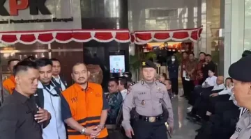 Foto: Komisi Pemberantasan Korupsi (KPK) resmi menahan Bupati Pemalang Anom Widiyantoro .