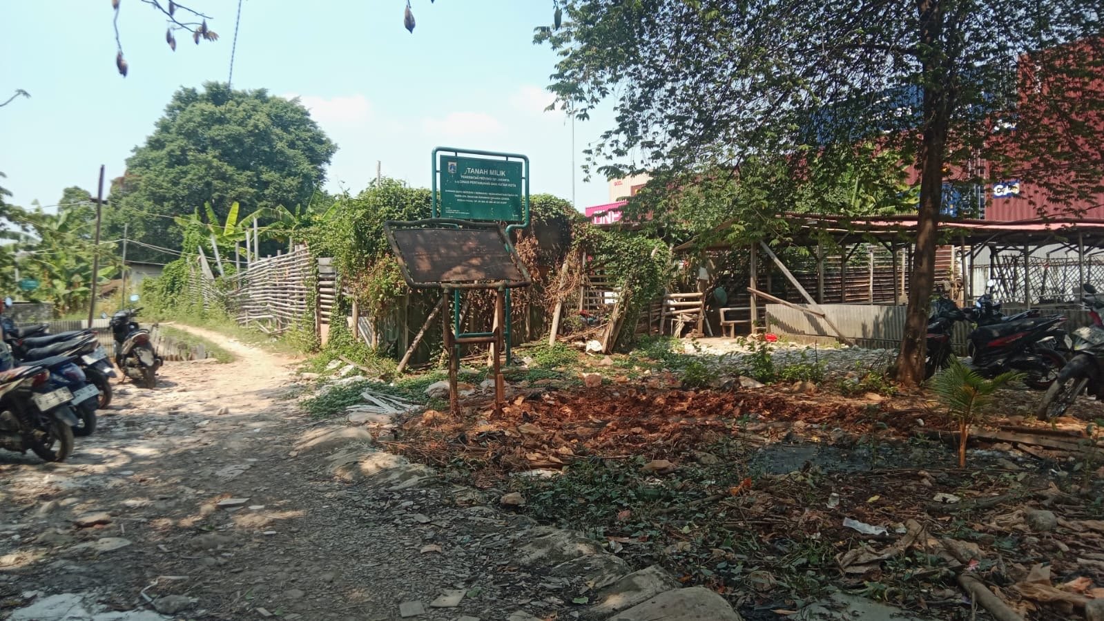 Mantan RT 01 RW 11 Sunter Jaya Pertanyakan Prioritas Proyek Taman di Tengah Keluhan Akses Jalan Warga