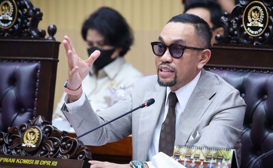 Ahmad Sahroni Minta Dittipidsiber Polri Usut Dalang Spam Promosi Judi Online di Media Sosial