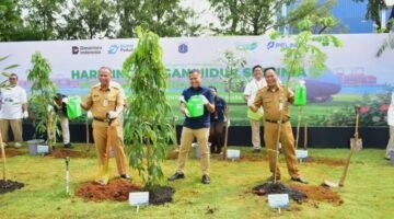 Pelindo Regional 2 Tanjung Priok Tanam 665 Pohon Bersama Pemkot Jakarta Utara, Perkuat Komitmen Pelestarian Lingkungan