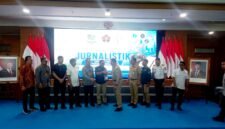 POTRET - PWI Pokja Walikota Jakarta Utara saat menggelar Sharing Session Jurnalistik di Aula Bahari Lantai 14. (Foto: Suara Realitas/Kipray). 