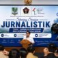 POTRET - Pembina Yayasan Rumah Pena Nusantara, Putu Mb. Amy dalam sambutanya di Sharing Season Jurnalistik di Wali Kota Madya Jakarta Utara, Senin (6/7). (Foto: Jojo).
