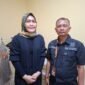 POTRET - bangun kemitraan strategis, kandidat bakal calon Ketua PWI Pokja Polres Jakarta Utara, Cardi Santoso (kanan) Jalin Silaturahmi dengan Kasi Humas Polrestro Jakut, Iptu Maryati Jonggi. (Foto: Suara Realitas/Za).