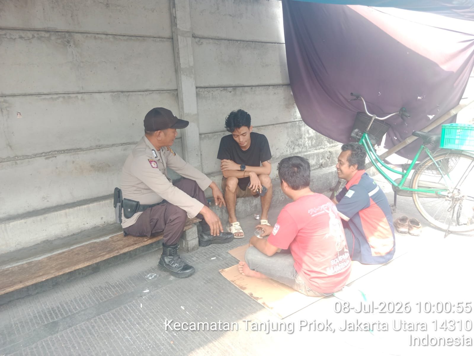 Patroli Dialogis Polsubsektor Inggom Perkuat Sinergi Keamanan Pelabuhan dan Tingkatkan Kesadaran Kamtibmas