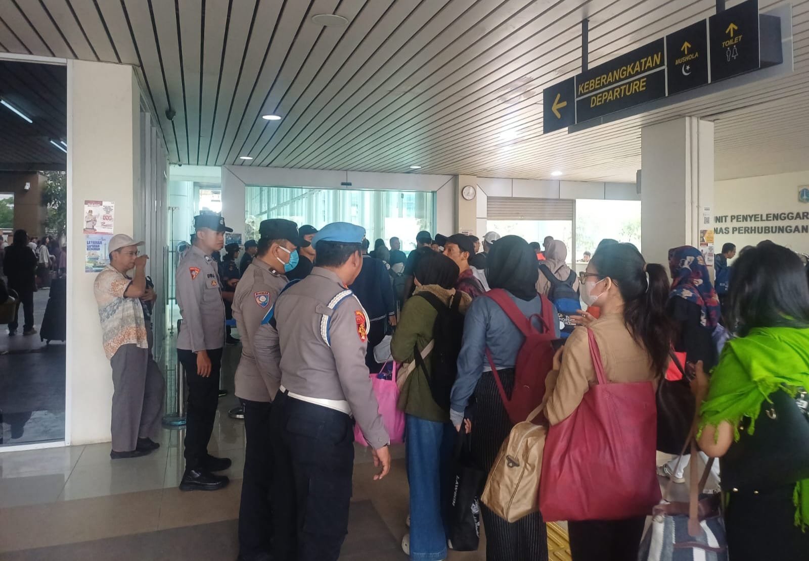 JJOS Perkuat Pelayanan dan Pengamanan Wisatawan Kepulauan Seribu di Dermaga Kali Adem