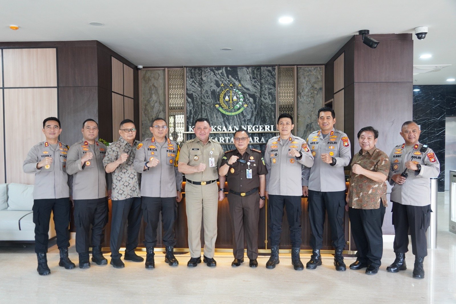 JJOS Forkopimko Jakarta Utara Berikan Surprise Ulang Tahun kepada Dandim 0502/Jakarta Utara, Wujud Sinergitas Antarinstansi