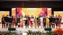 POTRET - malam final Abang None Jakarta Barat 2026, Bang Ghani dan None Rena keluar sebagai juara. (Foto: Istimewa).