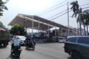 TERPANTAU - diduga belum kantongi PBG, bangunan Lapangan Padel di Kalideres disorot warga. Status lahan dipertanyakan dan minta Pemkot Jakbar bertindak. (Foto: Suara Realitas).