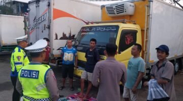Jaga Jakarta On The Spot di Pelabuhan Muara Baru, Polisi Ajak Buruh Pelabuhan Jaga Keamanan dan Tolak Narkoba, Tawuran serta Judi Online