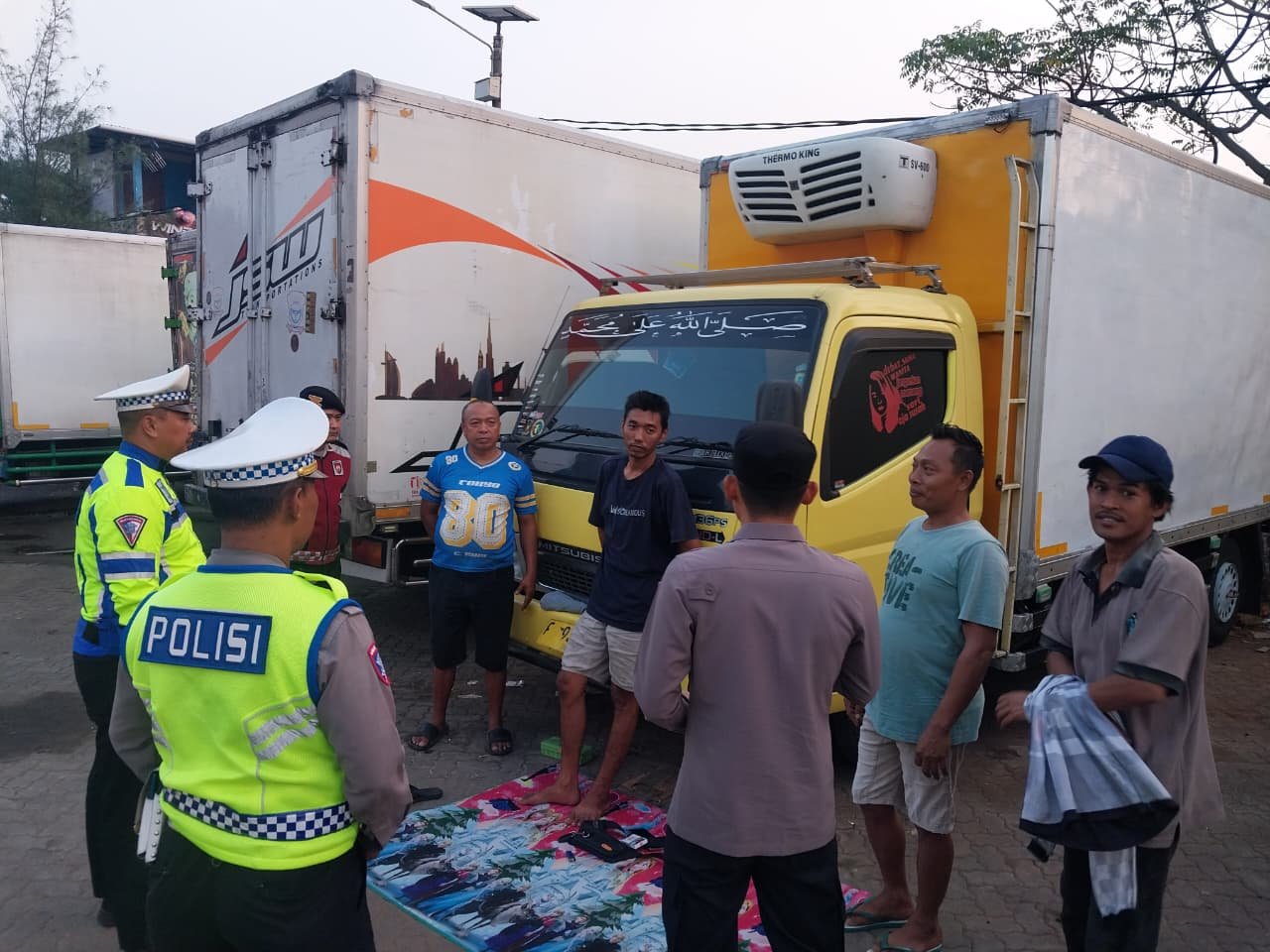Jaga Jakarta On The Spot di Pelabuhan Muara Baru, Polisi Ajak Buruh Pelabuhan Jaga Keamanan dan Tolak Narkoba, Tawuran serta Judi Online