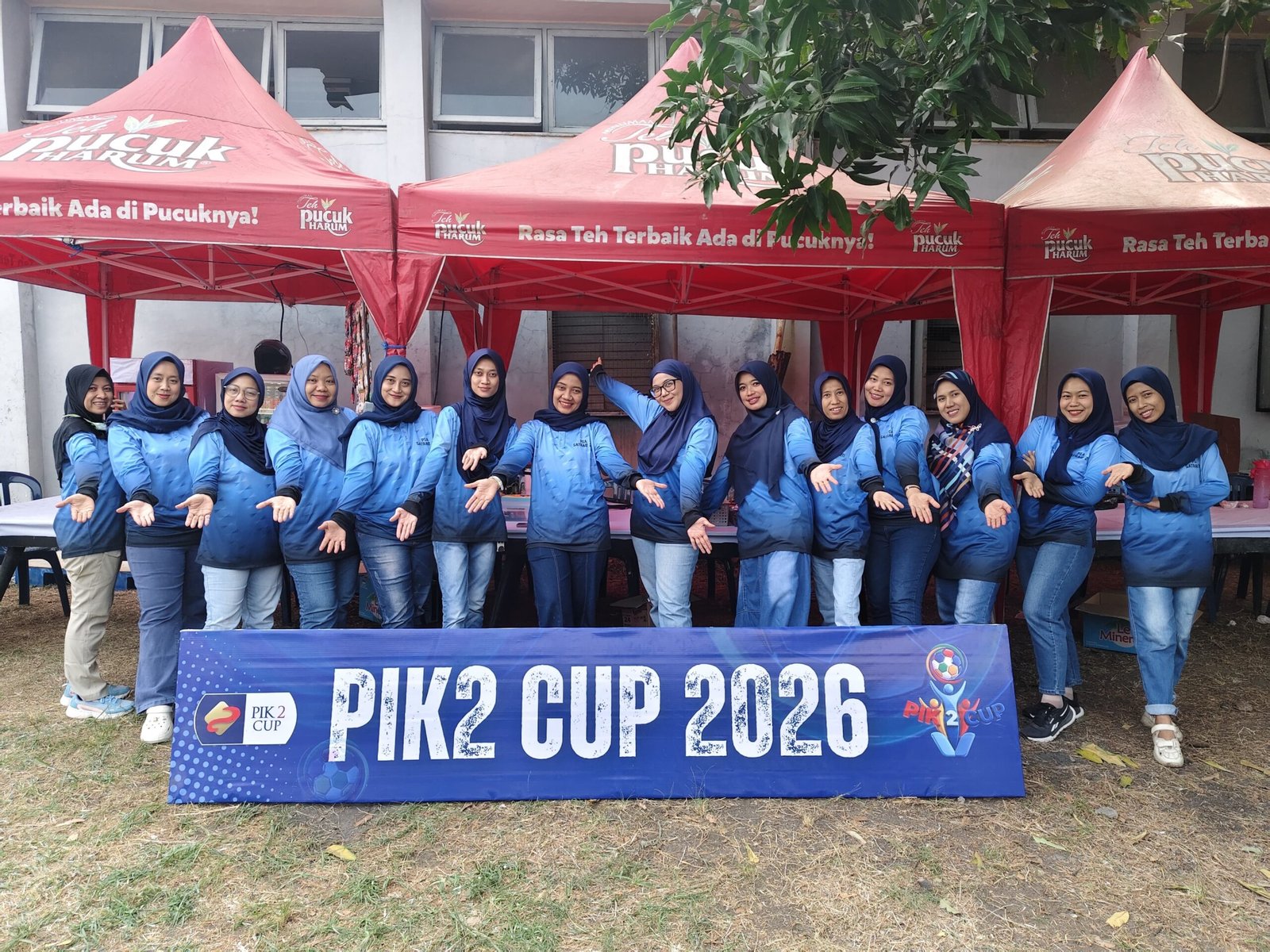 Kemeriahan Turnamen PIK 2 Cup: Ibu-Ibu PIA Ardhya Garini Satrad 401 Antusias Hadirkan Kuliner Khas