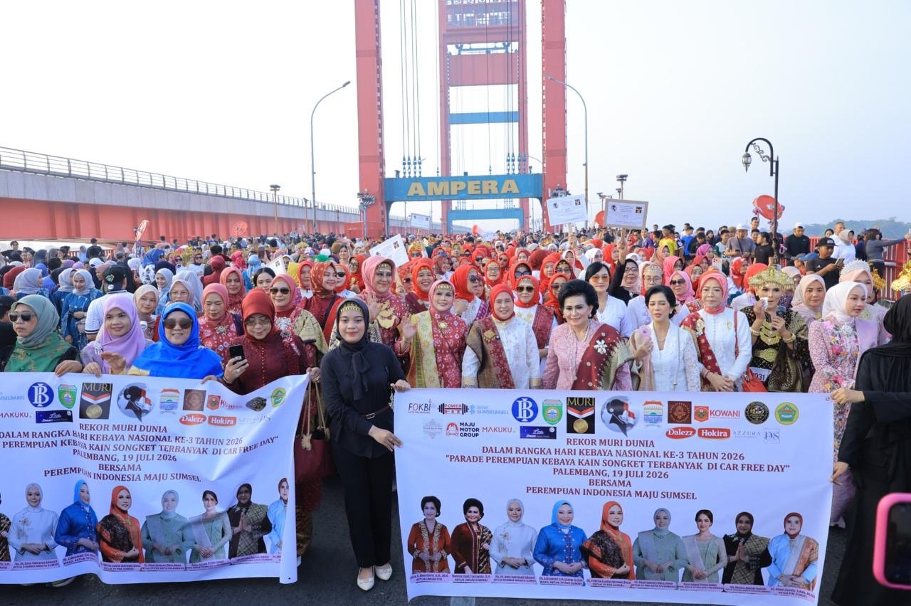 Parade Kebaya Songket Pecahkan Rekor MURI, KOWANI Ajak Perempuan Indonesia Lestarikan Budaya dan Gerakkan Ekonomi Kreatif