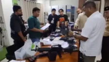 Foto: Penemuan ratusan senjata, narkotika, dan berbagai barang terlarang di sebuah sekolah swasta di Jakarta Selatan. (Beritasatu.com).