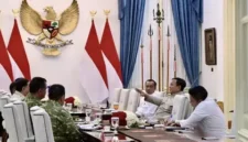 Foto: Presiden Prabowo Subianto menerima Panglima TNI Jenderal TNI Agus Subiyanto, Wakil Panglima TNI Jenderal TNI Tandyo Budi Revita hingga sejumlah kepala staf. (Beritasatu.com/Instagram Seskab).