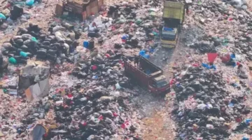Foto: Dinas Lingkungan Hidup (DLH) Jakarta tidak berhenti menindak empat perusahaan yang terbukti menjalankan kegiatan pengangkutan sampah tidak sesuai izin. (Beritasatu)