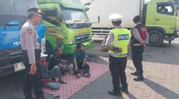 Jaga Jakarta On The Spot di Pelabuhan Muara Baru, Polres Pelabuhan Tanjung Priok Perkuat Sinergi Kamtibmas Bersama Sopir dan Buruh Pelabuhan