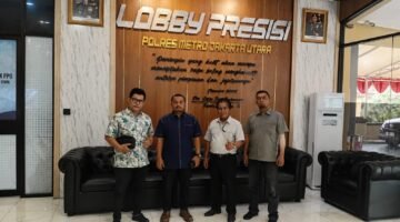 POTRET - LBH Punguan Panjaitan Dohot Boruna usai mendampingi korban dugaan kekerasan seksual terhadap anak dibawah umur di Polres Metro Jakarta Utara. (Foto: Suara Realitas).