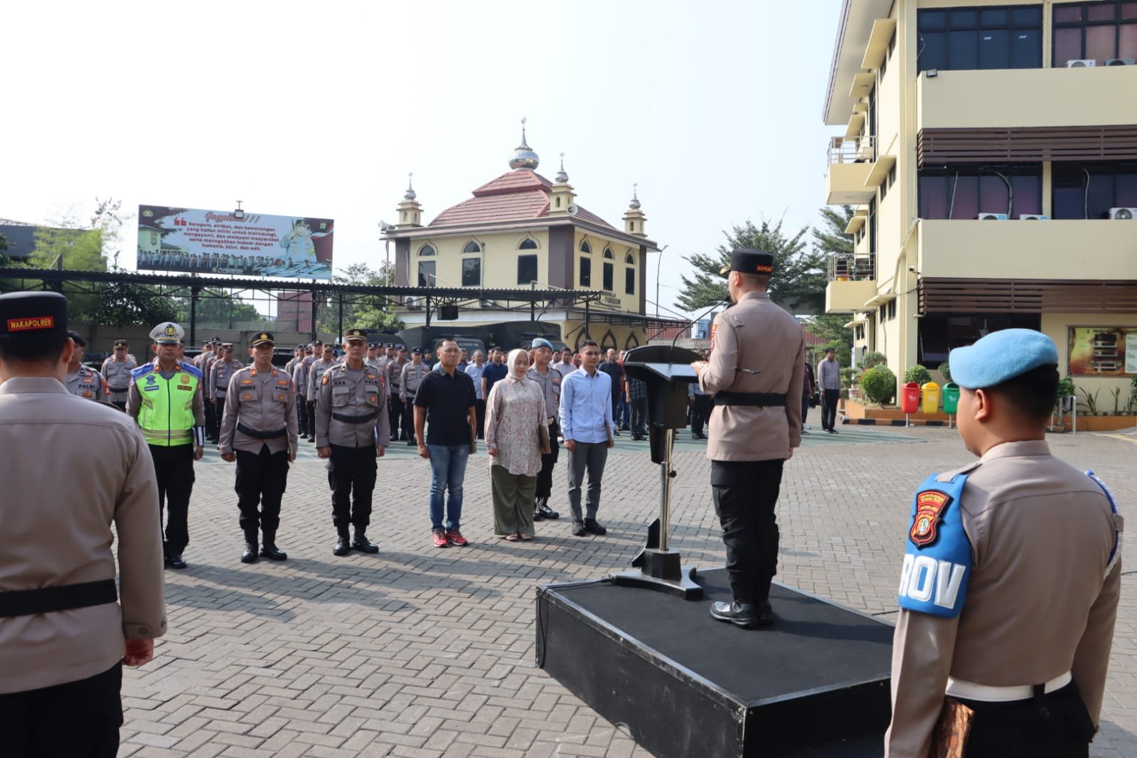 Kapolres Priok Tekankan Disiplin, Integritas, dan Komitmen Anti Narkoba Saat Pimpin Apel Pagi Personel
