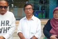 Tim Kuasa hukum dari YNN LawFirm, Yohan, SH dan Ir. Irna Rudiana, SH, MH, Msi saat dampingi Ageng Suseno