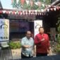 POTRET - Budi Arie Setiadi (kiri) didampingi Ketua Bara Muda, Reza Yoga Suara memberikan klarifikasi pernyataan Politik Sebelum 2029, dan mereka menegaskan itu Analisis Pribadi. (Foto: Suara Realitas).