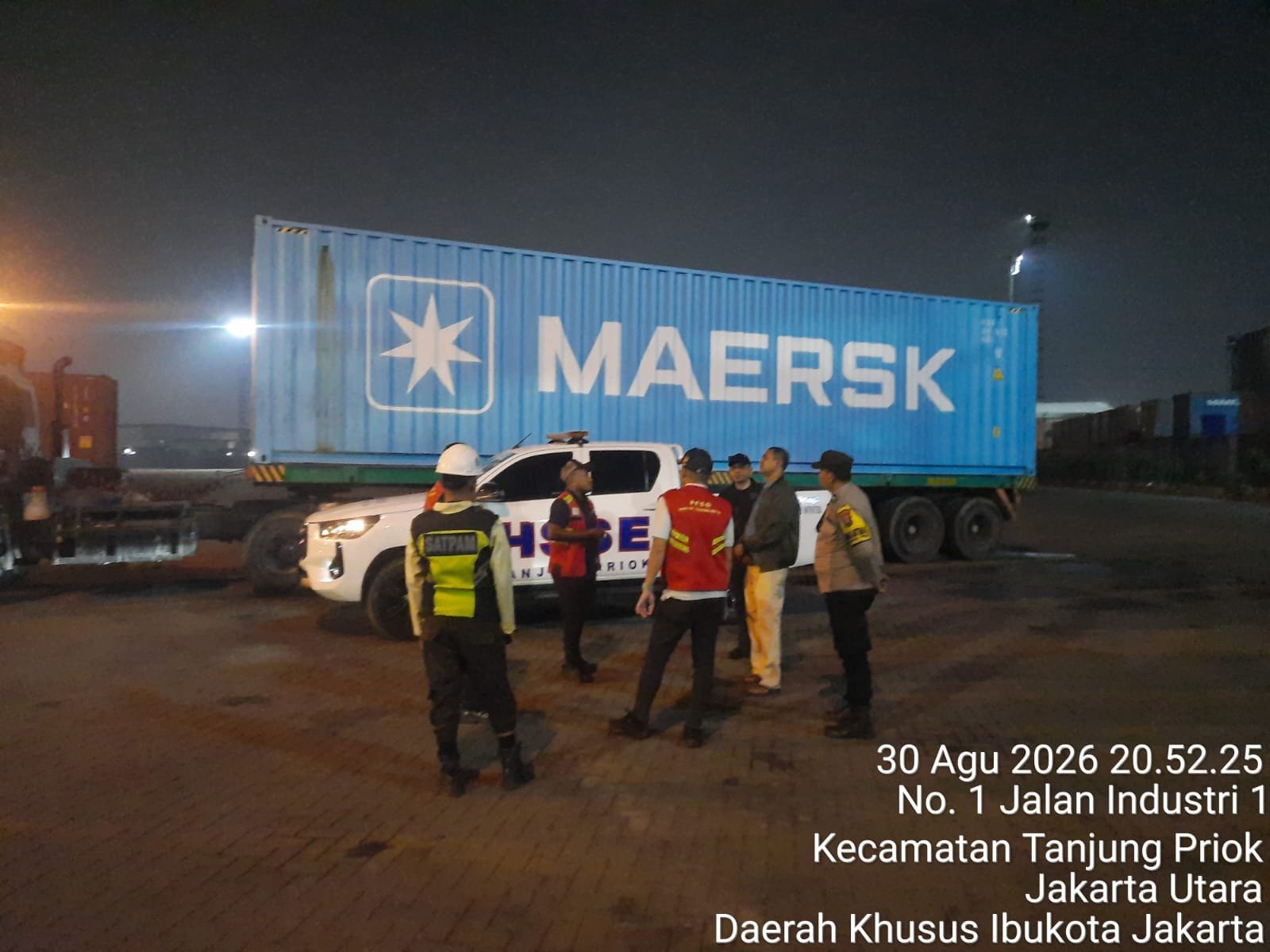 Patroli Dialogis Polsubsektor Inggom, Polres Pelabuhan Tanjung Priok Ajak Satpam dan Pekerja Bersama Jaga Kamtibmas