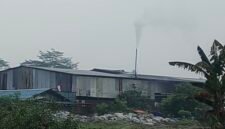 Foto: Pabrik karung plastik bekas ASS tampak dari belakang. (Dok SR/Panji). 