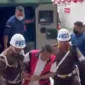 Foto: Mantan Jampidsus Febrie Adriansyah dibawa ke kantor Kejaksaan Agung (Kejagung), Jakarta, (Beritasatu). 