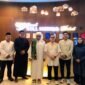 Bondan Anandhita Adhie Eksekutif Asistant Mannager Grand Soll Marina Hotel Tangerang dan manajemen hotel saat Foto bersama dengan Habib Hafid Baraqbah