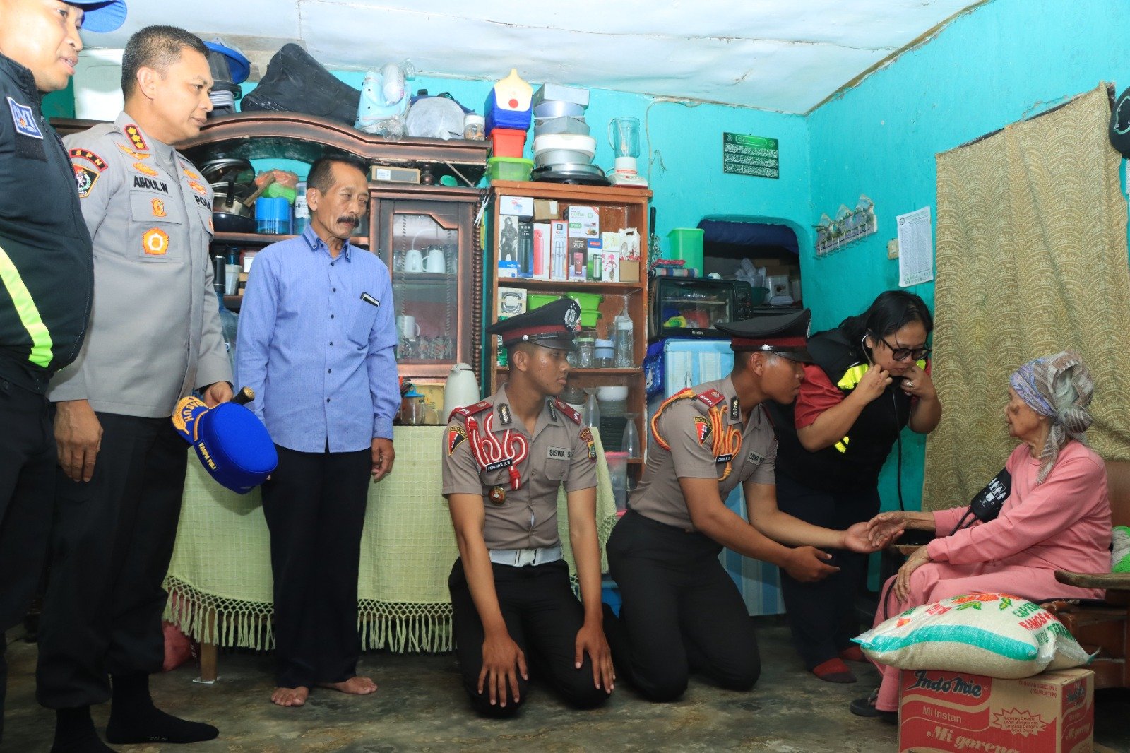 SPN Polda Metro Jaya Wujudkan Polri Humanis, Libatkan Siswa Diktuk dalam Aksi Peduli Warga Bogo